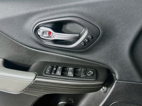 Used 2014 Jeep Cherokee Limited FWD image 15