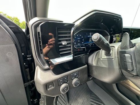 Used 2024 Chevrolet Silverado 1500 RST w/ Z71 Off-Road Package AWD/4WD image 3
