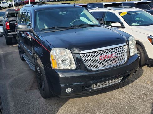 Used 2014 GMC Yukon Denali AWD/4WD image 3