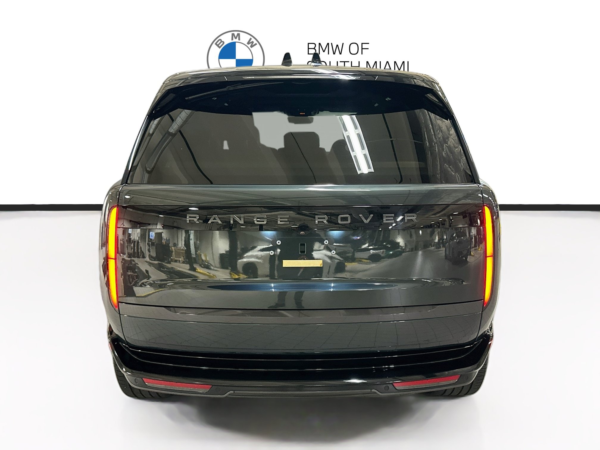 Used 2025 Land Rover Range Rover SE AWD/4WD image 6