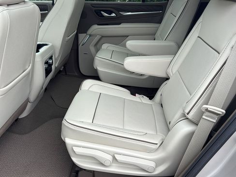 Used 2024 GMC Yukon Denali RWD image 15