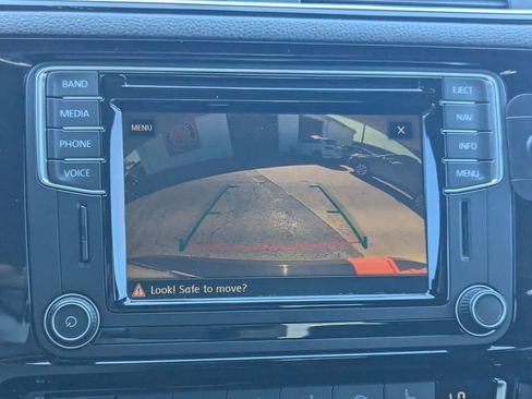 Used 2017 Volkswagen Jetta GLI image 21