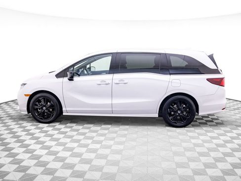 Used 2024 Honda Odyssey Sport image 2