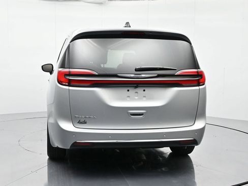 New 2026 Chrysler Pacifica Select FWD image 6
