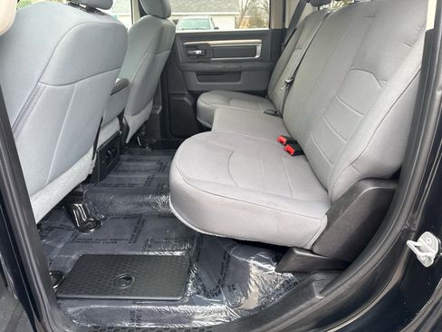 Used 2019 RAM 1500 Classic SLT image 13