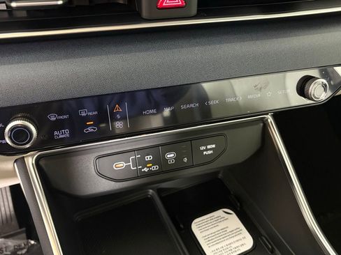 New 2026 Kia Carnival EX FWD image 27