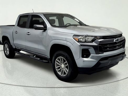 Used 2023 Chevrolet Colorado LT w/ LT Convenience Package II AWD/4WD image 7