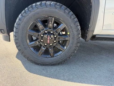 New 2026 GMC Sierra 2500 AT4 image 10