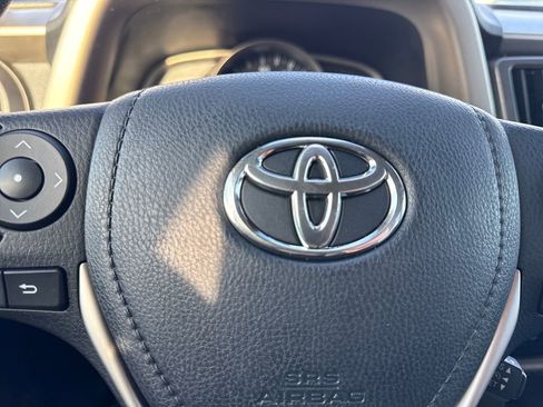 Used 2015 Toyota RAV4 LE image 27