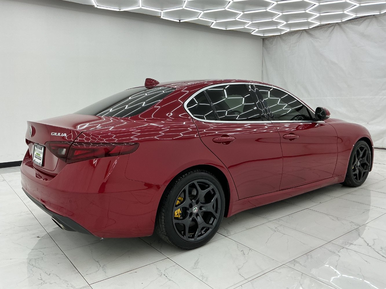 Used 2019 Alfa Romeo Giulia RWD image 11