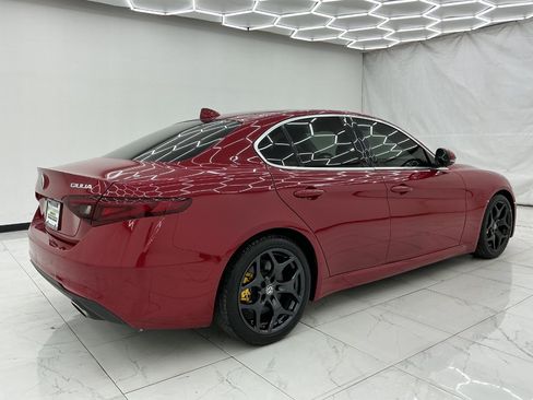 Used 2019 Alfa Romeo Giulia RWD image 11