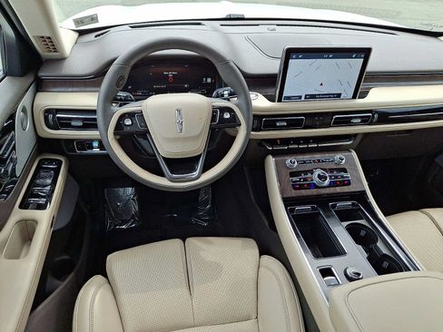 Used 2022 Lincoln Aviator Reserve w/ Equipment Group 201A AWD/4WD image 11