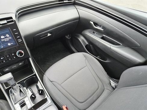 Used 2022 Hyundai Tucson SE image 10