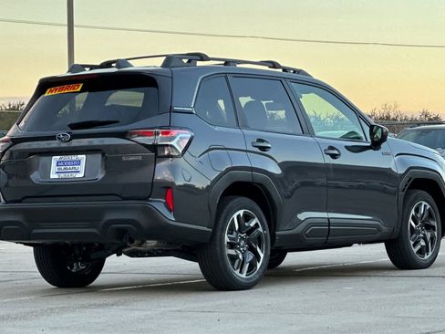 New 2025 Subaru Forester Premium image 3