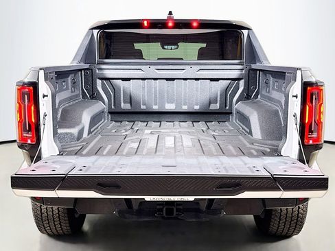 Used 2025 GMC Hummer EV 3X image 26