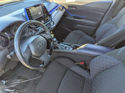 Used 2021 Toyota C-HR XLE image 19