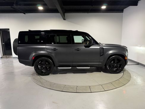 Used 2023 Land Rover Defender 130 SE AWD/4WD image 6