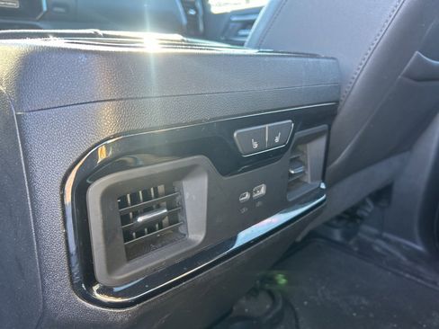 Used 2024 GMC Sierra 2500 AT4 image 12