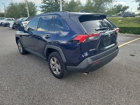 Certified 2022 Toyota RAV4 XLE w/ Convenience Package FWD image 5
