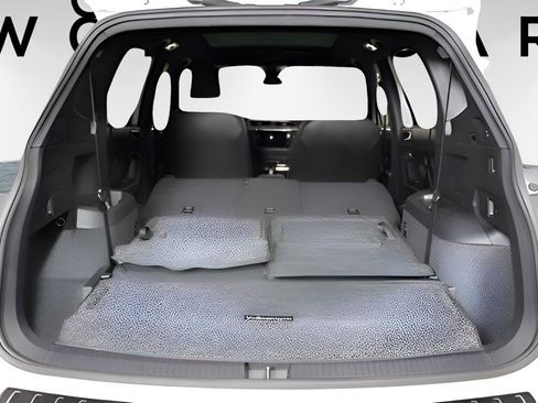Used 2023 Volkswagen Tiguan SE R-Line image 32