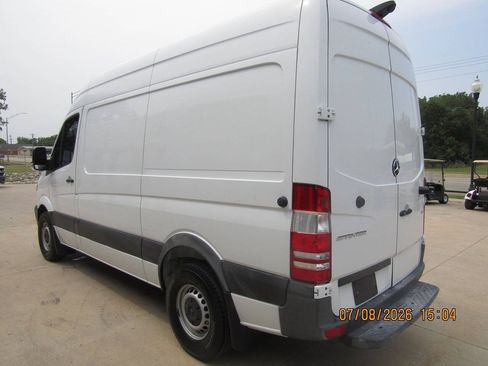 Used 2018 Mercedes-Benz Sprinter 2500 image 5