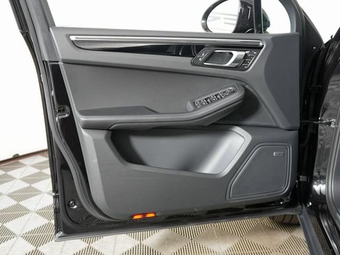 New 2026 Porsche Macan image 14