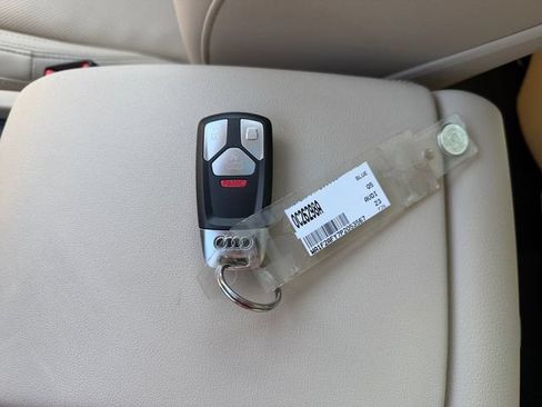 Used 2023 Audi Q5 e Prestige AWD/4WD image 32