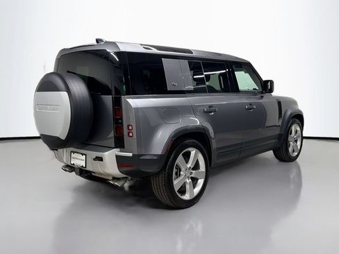 Used 2024 Land Rover Defender 110 SE AWD/4WD image 9