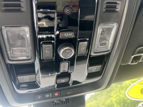 New 2026 GMC Yukon Denali w/ Denali Reserve Package AWD/4WD image 12