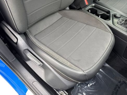 Used 2022 Volkswagen Taos SE w/ Panoramic Sunroof Package AWD/4WD image 46