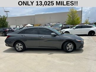 Used 2025 Hyundai Elantra SE FWD video 2