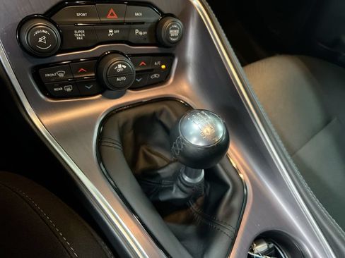 Used 2016 Dodge Challenger R/T Scat Pack RWD image 17