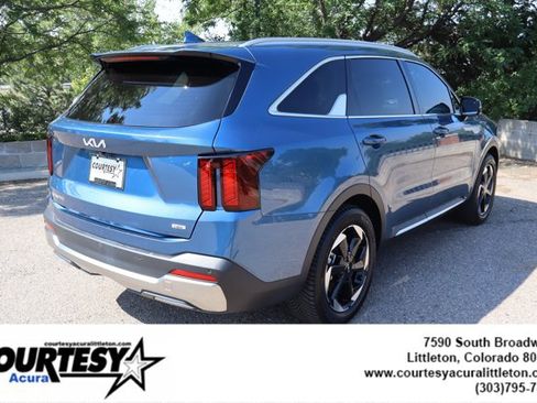 Used 2025 Kia Sorento EX AWD/4WD image 6