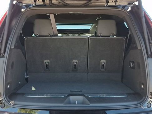 Certified 2022 Cadillac Escalade Premium Luxury AWD/4WD image 28