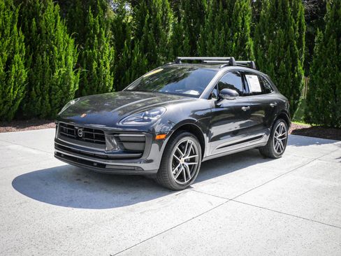 Used 2025 Porsche Macan AWD/4WD image 5