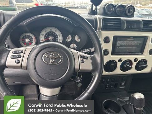 Used 2012 Toyota FJ Cruiser 4WD w/ Upgrade Pkg image 13