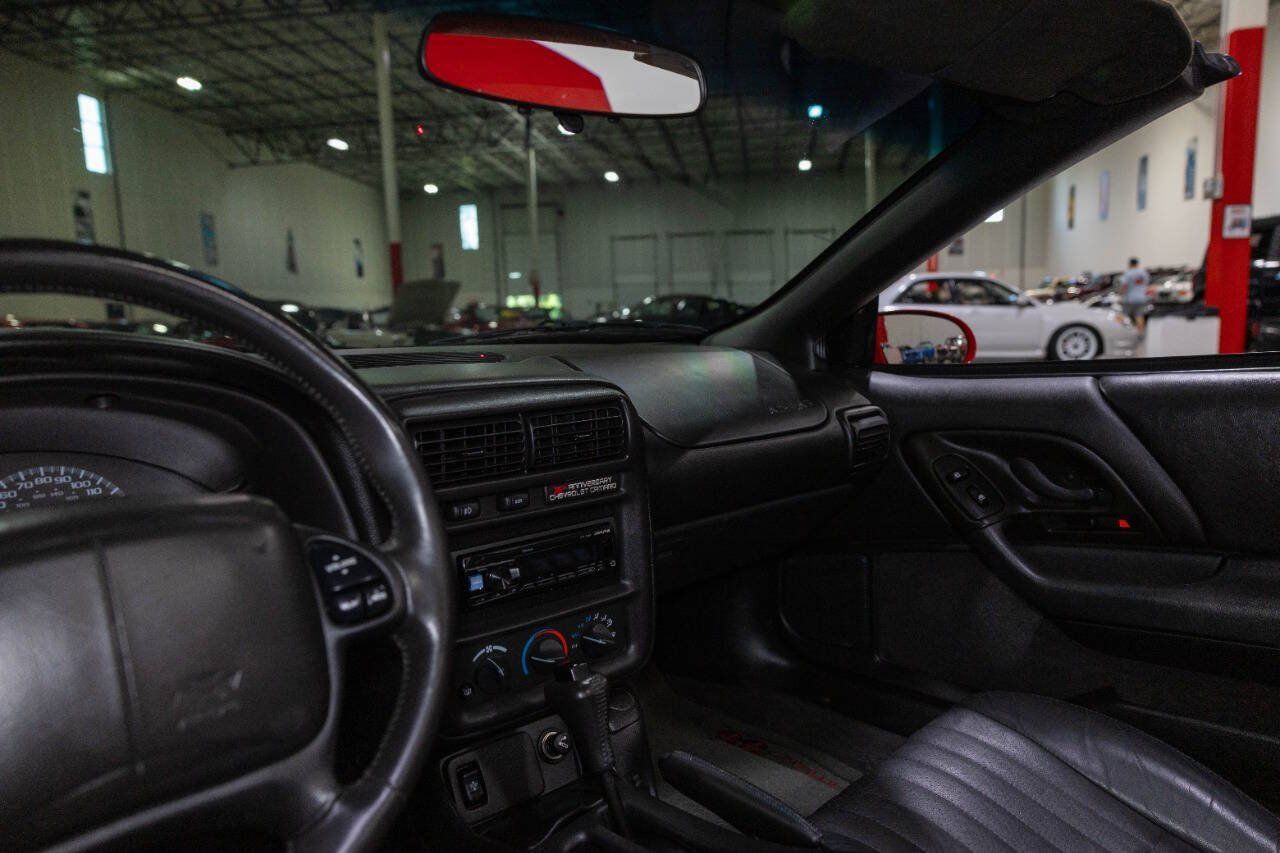Used 2002 Chevrolet Camaro Z28 w/ SS Performance/Appearance Pkg RWD image 13
