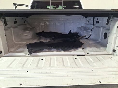 Used 2022 Nissan Frontier PRO-4X w/ Technology Package image 30