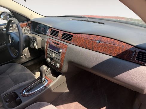 Used 2016 Chevrolet Impala LT FWD image 8