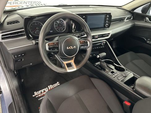 Used 2023 Kia K5 LXS image 9