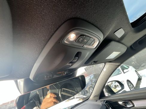 Used 2022 Volvo XC40 T5 R-Design w/ Advanced Package image 18