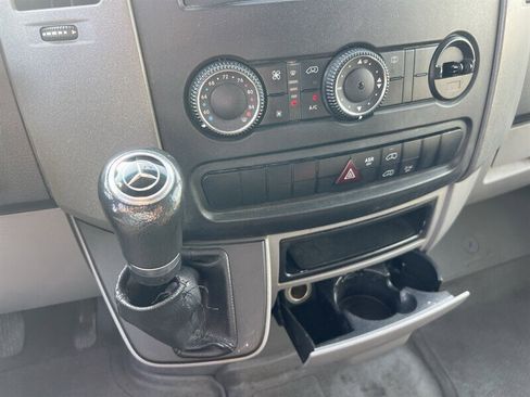 Used 2018 Mercedes-Benz Sprinter 2500 image 15