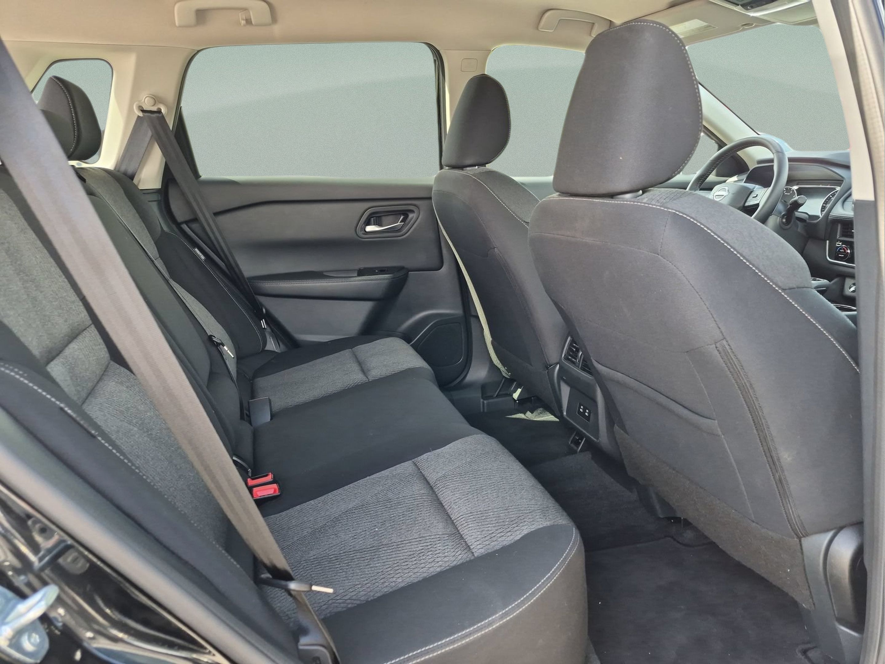 Used 2026 Nissan Rogue SV FWD image 17