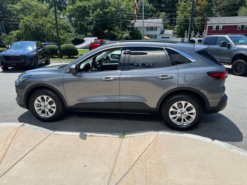 Used 2023 Ford Escape Active w/ Tech Pack #1 AWD/4WD image 4
