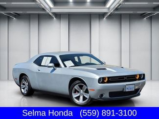 Used 2019 Dodge Challenger SXT w/ Driver Convenience Group RWD video 1
