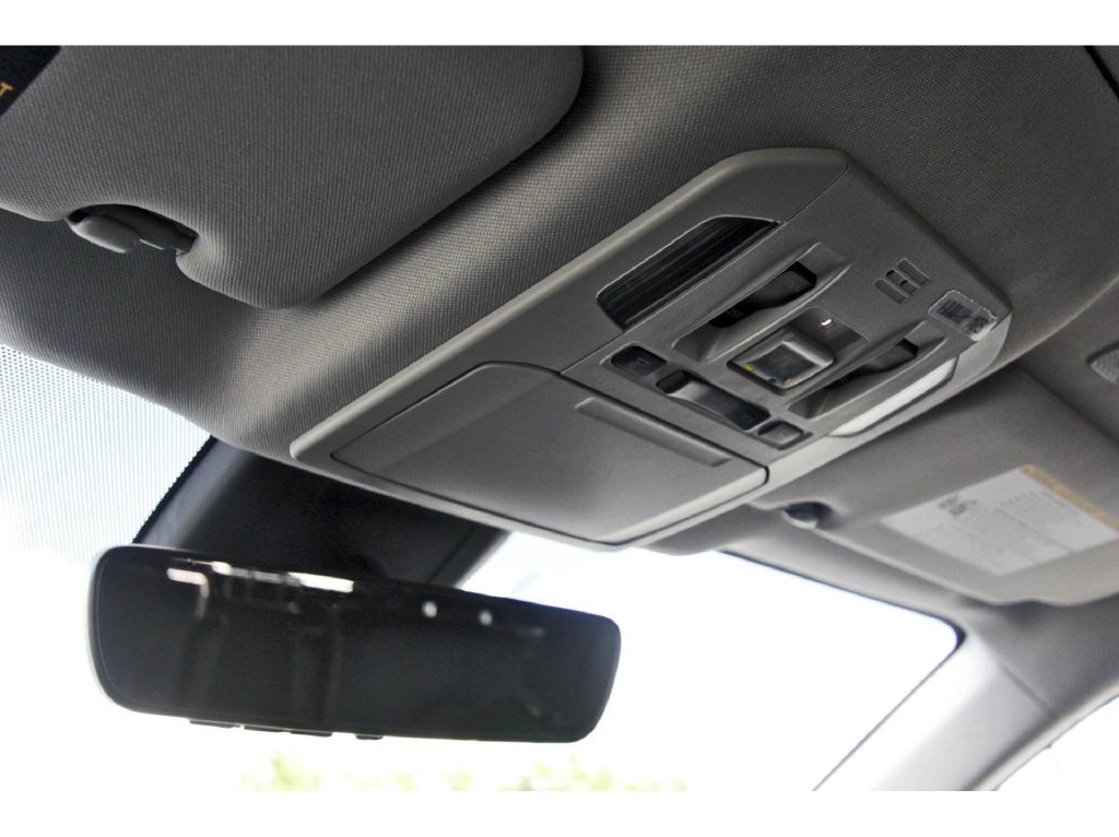 Used 2023 Toyota Highlander XLE AWD/4WD image 27