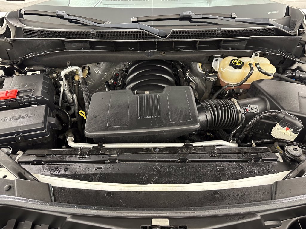 Used 2022 GMC Yukon Denali w/ Denali Ultimate Package AWD/4WD image 37