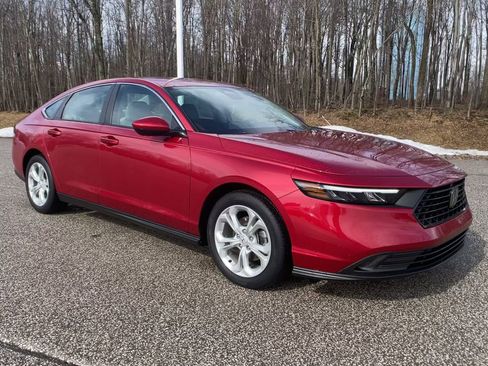 Used 2023 Honda Accord LX image 3