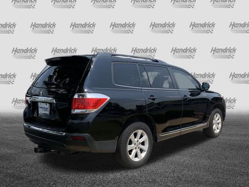 Used 2012 Toyota Highlander SE w/ Tow Pkg FWD image 10