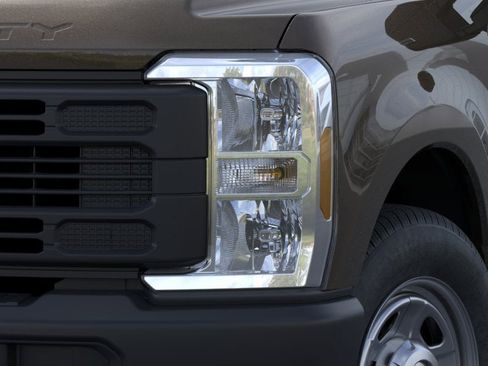 New 2024 Ford F350 XL w/ 360-Degree Camera Package RWD image 18